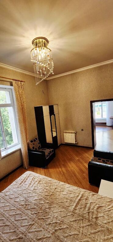 Uzunmüddətli kirayə mənzillər: 28 May metrosunun düz çıxışı, Dəmiryol vağzalının qarşısında, köhnə — 5