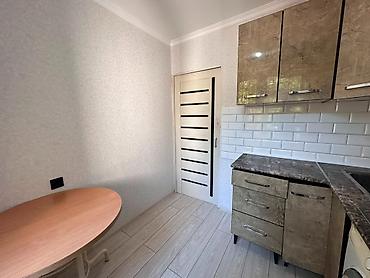 комната снимат: 1 комната, 32 м², 6 мкр 104 серия, 1 этаж, Евроремонт — 8
