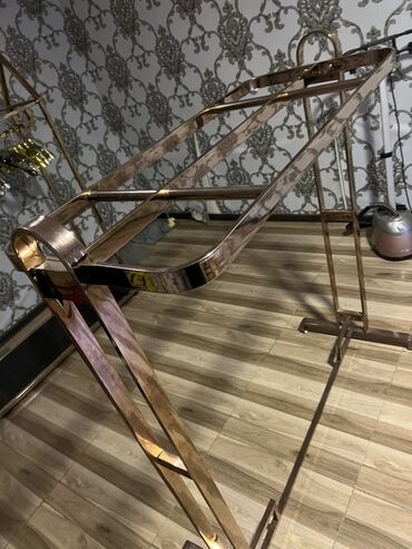 Stend vitrinləri: Məhsul: Metal vitrin/masa karkası - Material: parlaq cilalı metal — 2