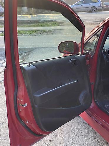 Honda: Honda Fit: 2003 г., 1.5 л, Вариатор, Бензин, Хэтчбэк at lalafo.kg — 7 Honda: Honda Fit: 2003 г., 1.5 л, Вариатор, Бензин, Хэтчбэк — 7