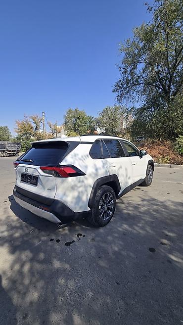 Toyota: Toyota RAV4: 2025 г., 2 л, Вариатор, Бензин, Кроссовер — 3