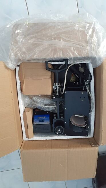 Pres aparatları: Səliqəli istifadə olunub. Fincanlara idman papaqlarına t-shirtlərə — 9