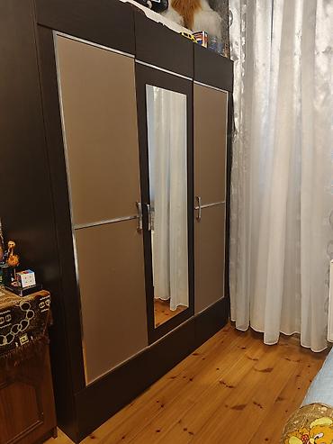 asilqan satilir: İşlənmiş, 3 qapılı, Güzgülü, Qəhvəyi, Taxta, Açılan, Düz dolab — 2