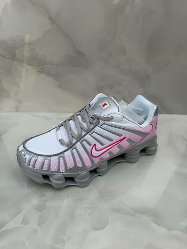 drvene sandale: Nike Shox sportske patike – više boja - Model sa karakterističnim — 3