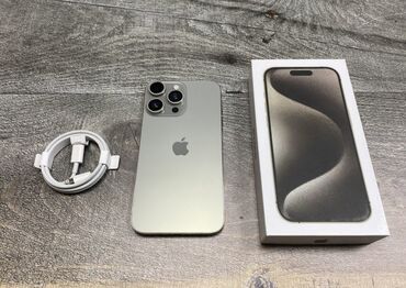 Apple iPhone: IPhone 15 Pro, Б/у, 256 ГБ, Natural Titanium, Зарядное устройство, Защитное стекло, Чехол, 90 %