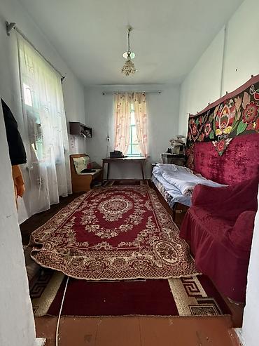 Продажа коттеджей и домов: 🏡 Продаётся дом в г. Каракол! 📍 Адрес: ул. Московская, угловой участок — 11