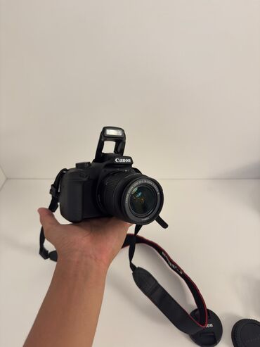 оборудование для фото: Фотоаппарат Canon EOS 4000D – это цифровая зеркальная камера черного