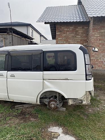 Другие детали кузова: Разбор на запчасти — микроавтобус (белый) Предлагаются комплектующие — 9