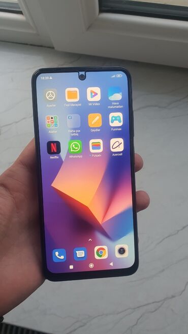 redmi note 10 kabro: Redmi note 10 Qutusu var Adaptoru var Sadece arxasinda kabrodan bir