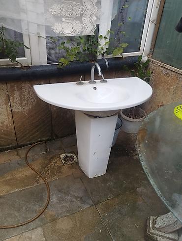 hamam ucun tulpan: Pilləli ayaqlı hamam lavabosu və qarışdırıcı kran dəsti - Material — 4