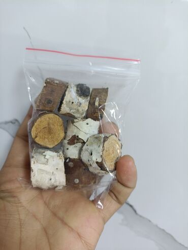 диван безкаркасный: Натуральные кусочки древесной коры, упакованные в прозрачный пакет с