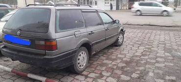 volkswagen 2001: Volkswagen Passat: 1990 г., 1.8 л, Механика, Бензин, Универсал