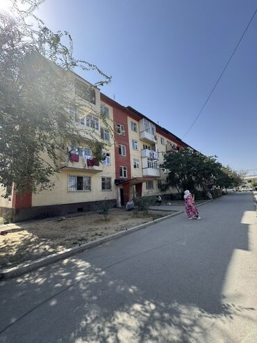 3 комнатная квартира продаётся: 3 бөлмө, 58 кв. м, 103-серия, 3 кабат, Косметикалык ремонт