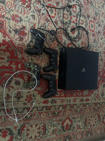 ps4 icare: Ps 4 pro 1 tb yaddas hemde disk yeri varicinde 40+ alinmis oynular