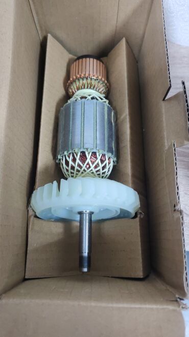 Auto delovi: Rotor elektromotora sa bakarnim namotajima i plastičnim ventilatorom — 8