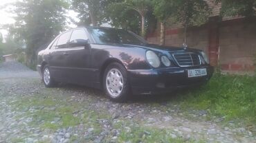 эшка мерседес: Mercedes-Benz E 220: 2001 г., 2 л, Механика, Бензин, Седан