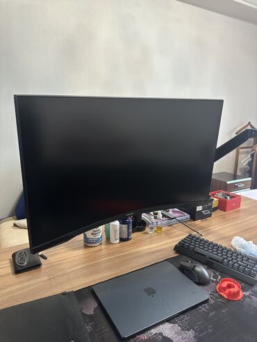 Kompüter ehtiyyat hissələri: Samsung G5 32 inch curved monitordur bazar qiyməti 1100-100 azndən