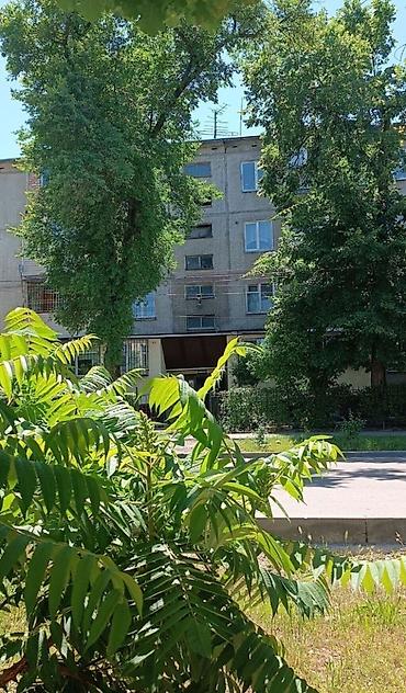 104 серия: 3 комнаты, 58 м², 4 мкр 104 серия, 2 этаж, Старый ремонт — 1