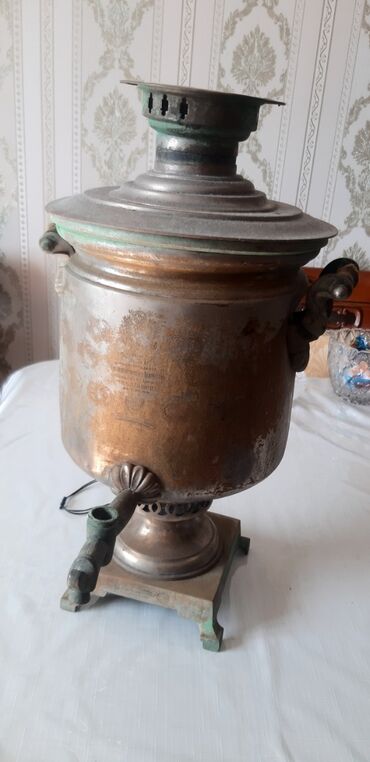 miss samovar: 7litirlik mis somavar 1823 cü ilindir üsdündə çoxsayda peçatları var