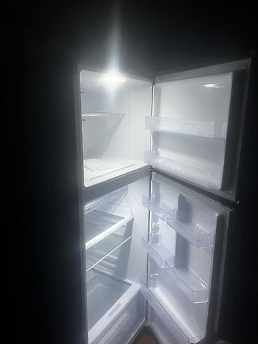 hotpoint ariston soyuducu: İki qapılı soyuducu (yuxarıda dondurucu), paslanmayan polad rəngində — 2
