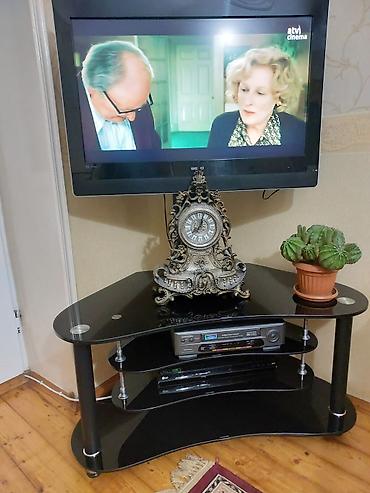 ucuz termolar: Şüşə və metal kombinasiyalı TV stendi - Rəng: qara, parlaq temperli — 1