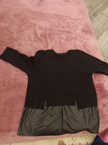 oversize: Salam. 2XL və ya XL razmerlərdə paltarlardl. Baha alinib . ümumi 50 — 10