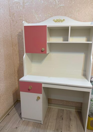 mətbəxt stolları: Kompüter masası, İşlənmiş