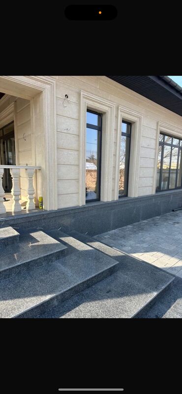 Фасадные гранитные плитки: Гранитные решения для цоколя и фундамента из природного камня - — 3