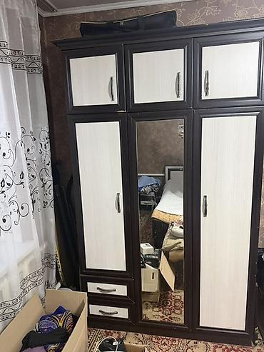спальный гар: Спальный гарнитур: шкаф-купе распашной + комод с зеркалом + две тумбы — 1