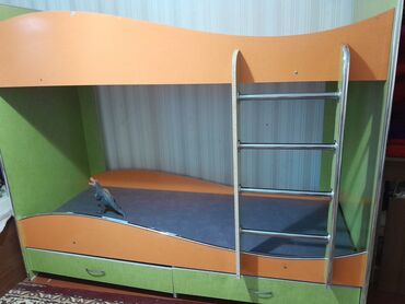 детские двухъярусные кровати со столом: Двухъярусная кровать, Для мальчика, Б/у