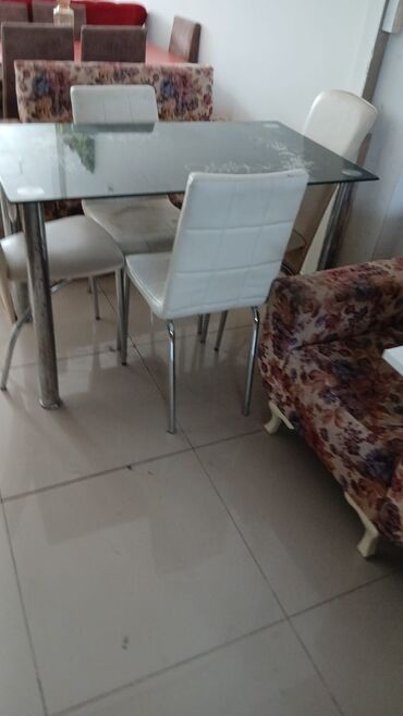 стол и стулья: Mətbəx üçün divan kreslo stol stullarla 250azn
GENCEDE