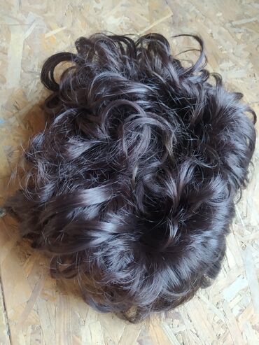 Perike i klipse: Prodajem tri perike,crvena,braon i ombre,1500 cena po komadu !!! — 3