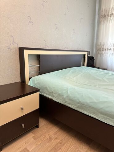 Другая мебель для дома: Б/у, Двуспальная кровать, С матрасом