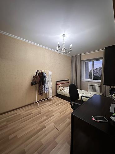 2 8: 2 комнаты, 65 м², 7 мкр Элитка, 8 этаж, Требуется ремонт — 3