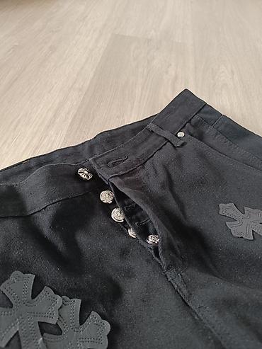Джинсы: Черные джинсы Chrome Hearts-карго с накладками-крестами.Торг уместен — 7