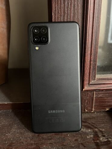 самсунг телефон: Samsung Galaxy S22, rəng - Qara, İki sim kartlı