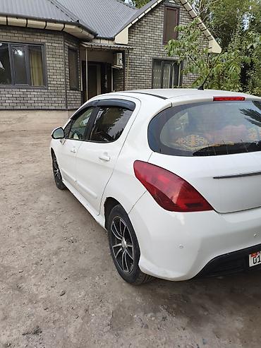 peugeot машина: Peugeot 308: 2011 г., Хэтчбэк — 5