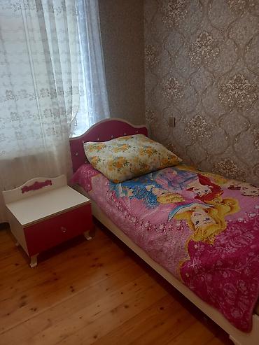 detskiy stulchik: Uşaq/yeniyetmə otağı üçün mebel dəsti Dəst tərkibi: - 3 qapılı paltar — 3
