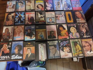 Knjige, časopisi, CD i DVD: Audio kasete 32 narodne. prodajem ceo lot