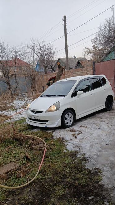 купить хонда фит: Honda Fit: 2001 г., 1.3 л, Автомат, Бензин, Хетчбек