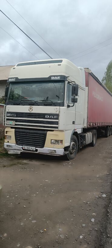 аваринные авто: Тягач, DAF, 2002 г., Тентованный