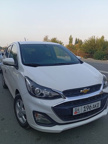 продаю шевролет: Chevrolet Spark: 2020 г., 1 л, Автомат, Бензин, Хэтчбэк