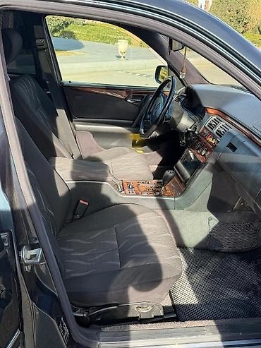 lasvit 1998: Mercedes-Benz E 240: 2.4 l | 1998 il Sedan — 7
