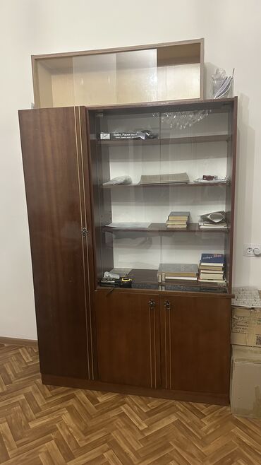 зеркало бу для дома: Книжный шкаф, Б/у, ЛДСП