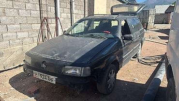 Унаа сатуу: Volkswagen Passat Variant: 1992 г., Кол менен иштөөчү, Бензин, Универсал — 1