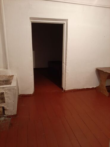 дом в доль дороги г ош: 4 м², 3 комнаты, Парковка, Забор, огорожен