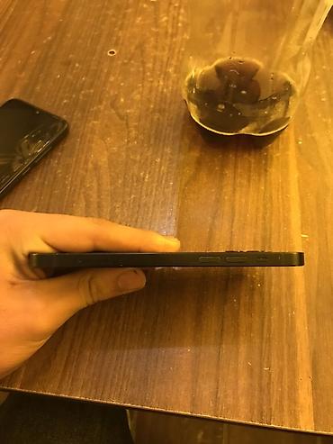 Apple iPhone: IPhone 12, Qara — 5