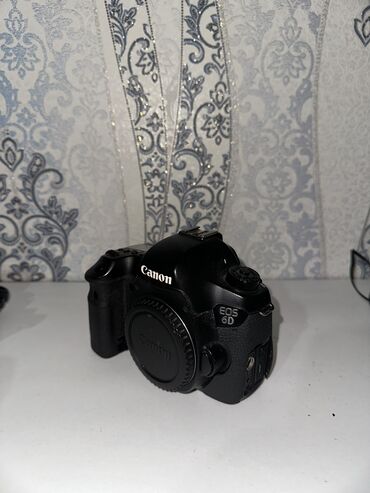 foto tərcümə: Canon 6D ( tekce body).Full frame'dir.Cekmeyinde ishlemeyinde hech bir