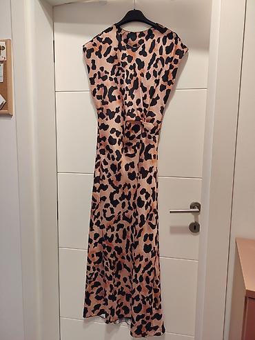 prsluk s: Maksi haljina sa leopard printom marke Mona. Haljina ima kratke rukave — 6