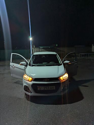 Chevrolet Spark: 2016 г., 1 л, Автомат, Бензин, Хэтчбэк